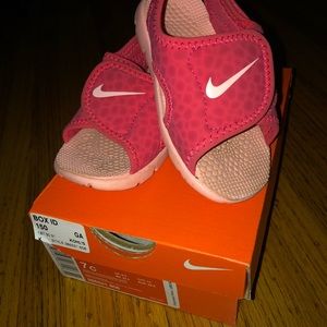 Size 7 Pink Nike sandal